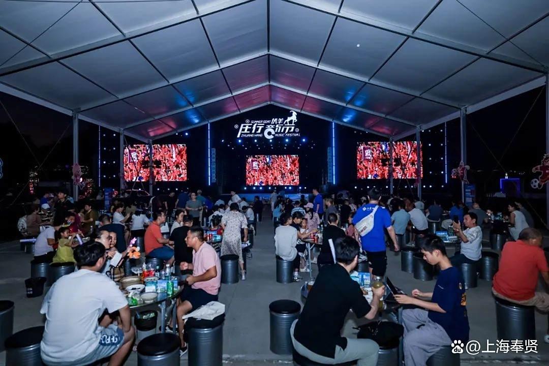 狂欢盛宴：足球嘉年华开幕，风云再起的简单介绍