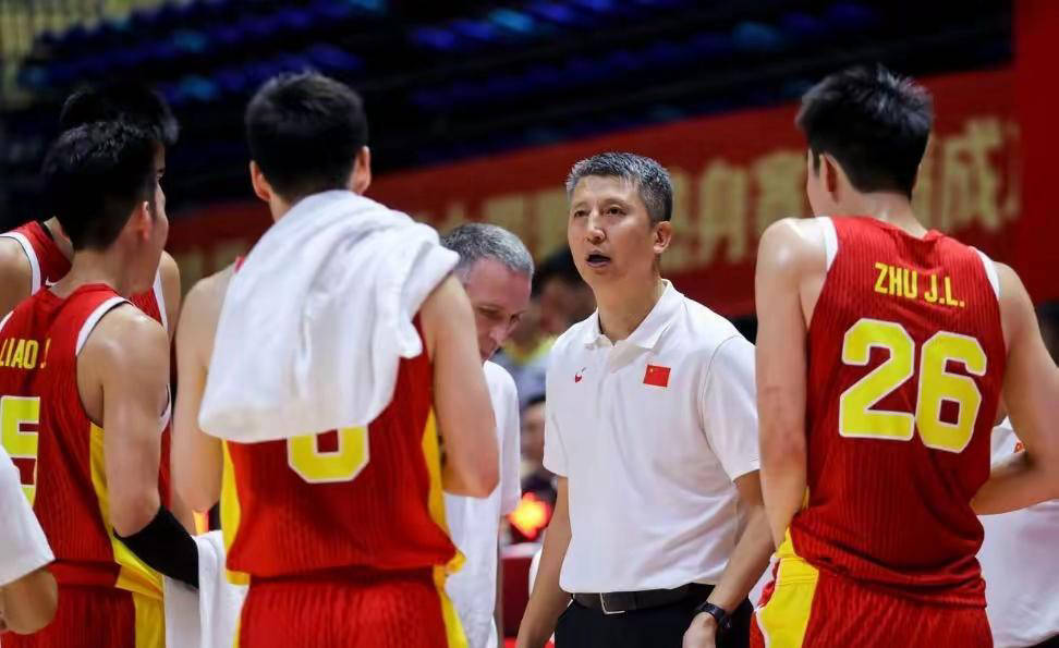 奥运男篮场面激烈异常,全力以赴 奥运男篮场面激烈异常,全力以赴