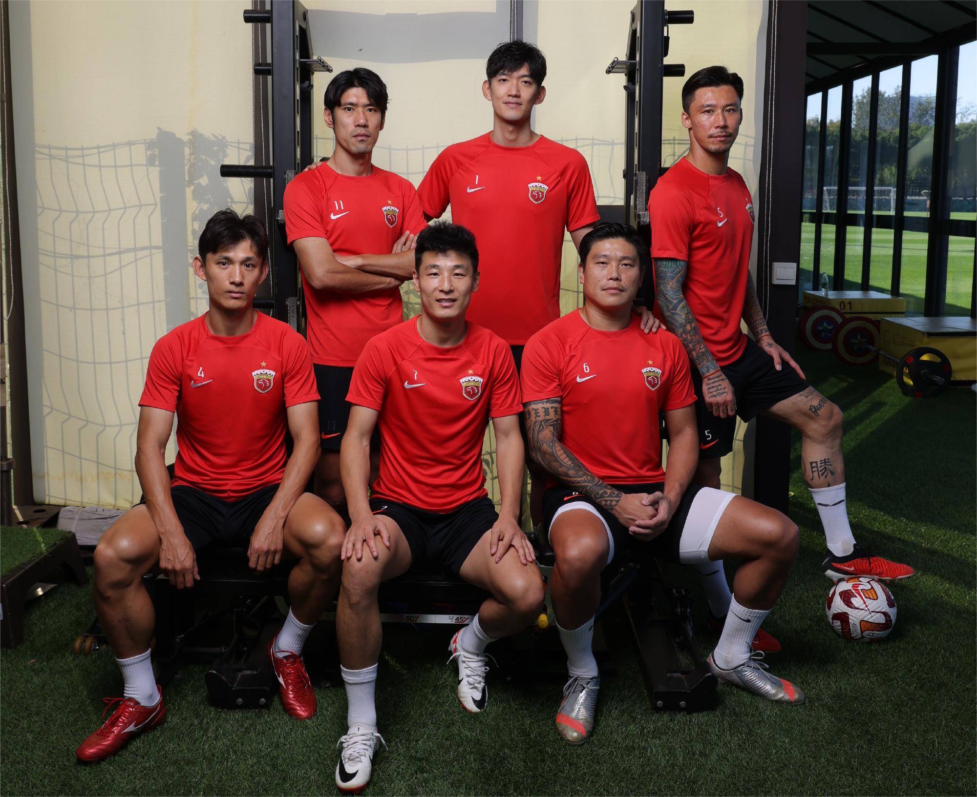 中超联赛新赛季开启，谁能夺得冠军荣耀？