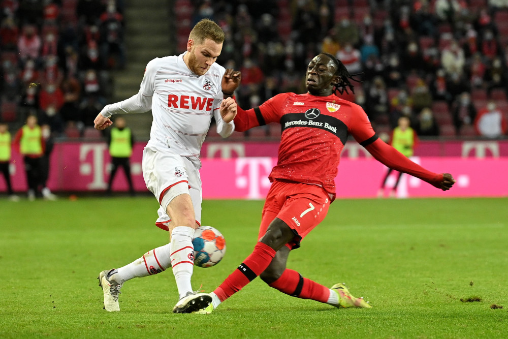 斯图加特再夺连胜,稳居积分榜第二 斯图加特再夺连胜,稳居积分榜第二