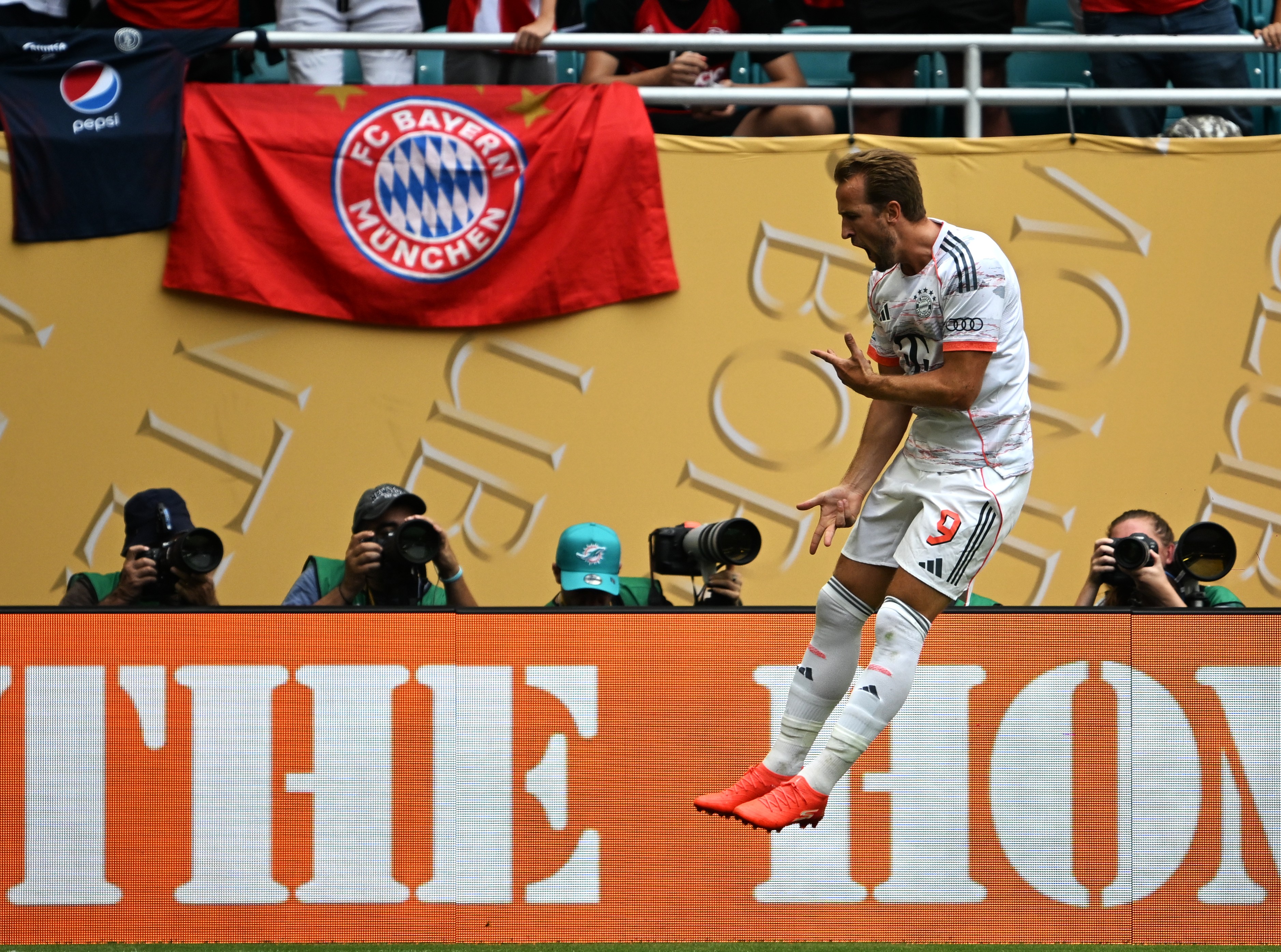 雷火电竞主播-拜仁慕尼黑主场大胜晋级形势一片大好的简单介绍