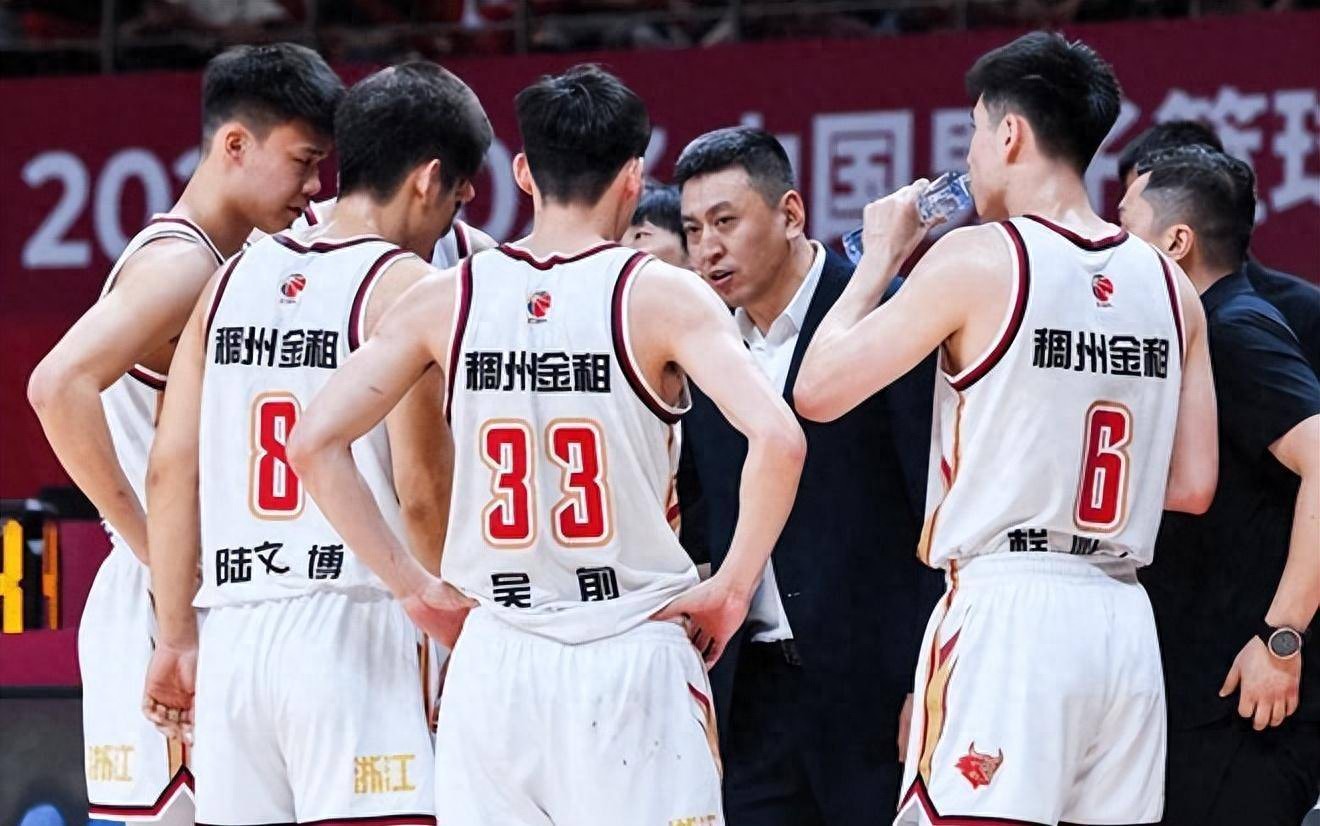 国内足球联赛中,两支劲旅再度迎来对决 国内足球联赛中,两支劲旅再度迎来对决