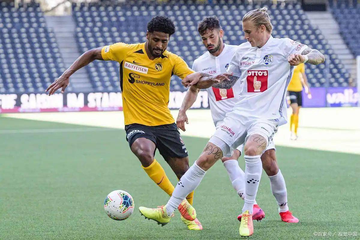 包含利兹联主场大败，保级形势日益严峻的词条