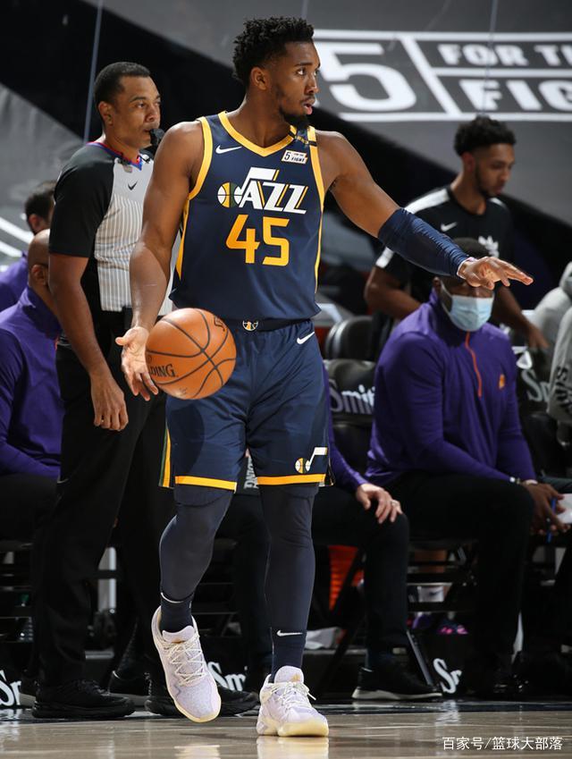 雷火电竞主播-包含球星爆发！比分分析赛场再现神级操作的词条