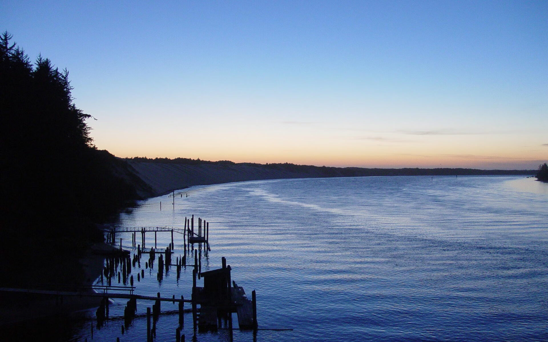 雷火电竞网站-他曾在芝加哥街头借路灯练球，如今在56号公路尽头射落整个国家的黎明
