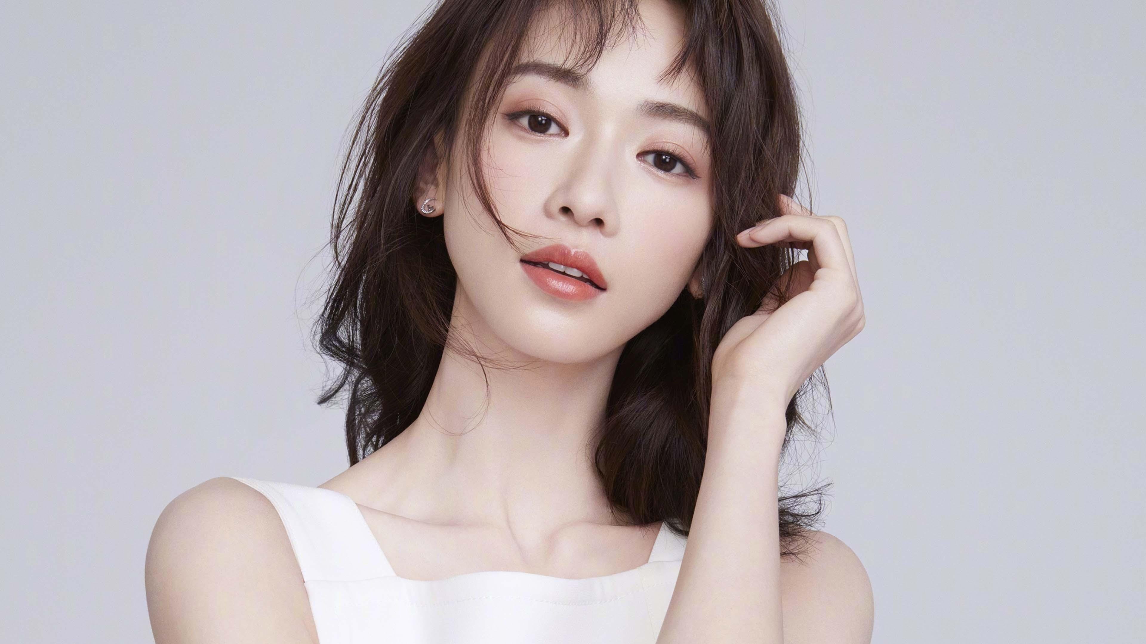 隔空对决，篮网疾风骤雨席卷雷霆，詹姆斯用统治级数据雕刻时间